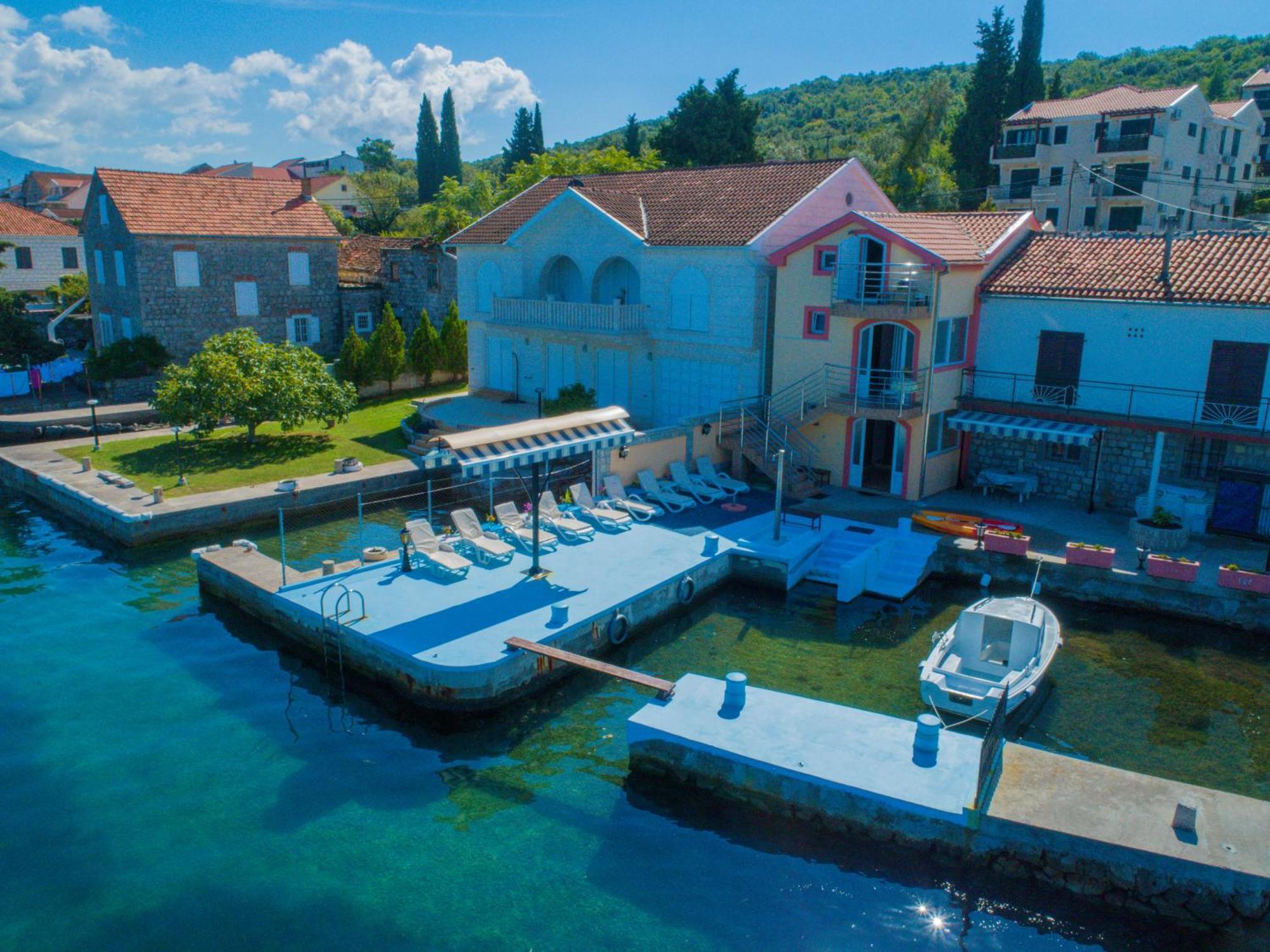 Porto Del Sole Apartments Tivat Exterior photo