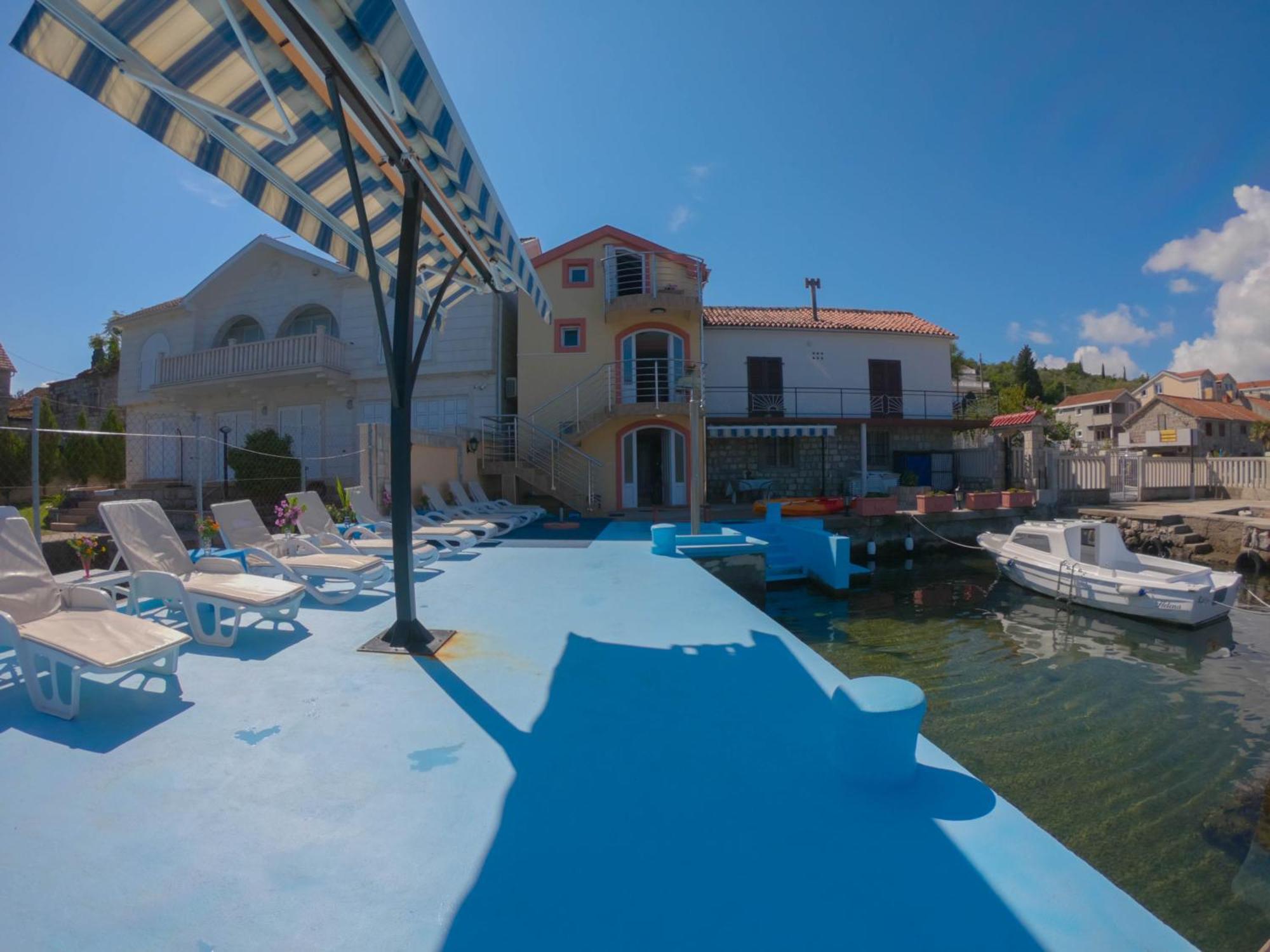 Porto Del Sole Apartments Tivat Exterior photo