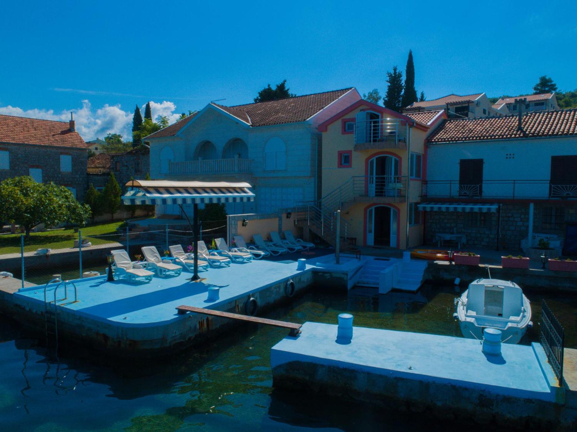 Porto Del Sole Apartments Tivat Exterior photo